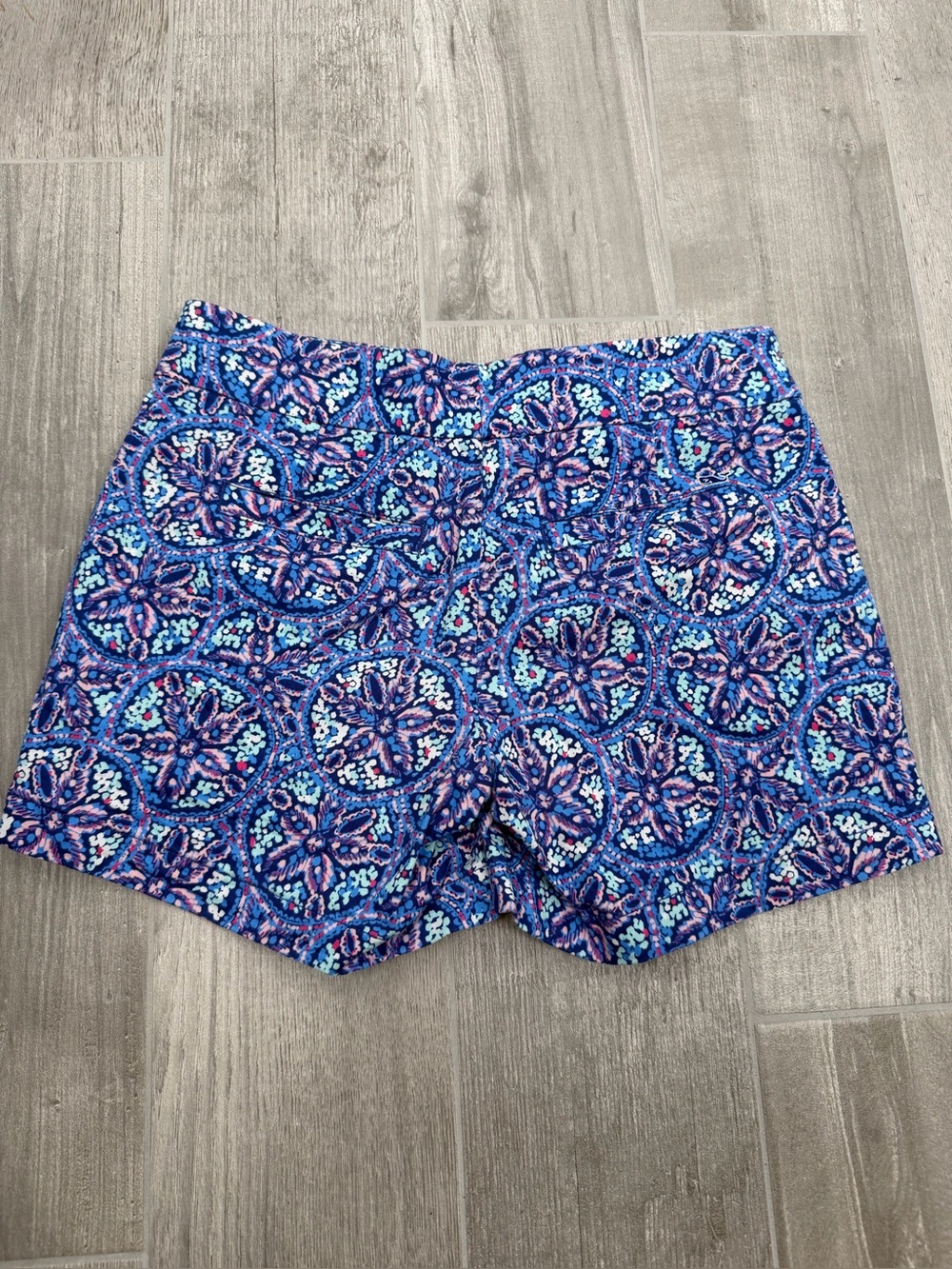 Vineyard Vines shorts Sand Dollar floral circle print in blue and pink size 00